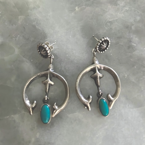 Conch Post Earrings with Naja made by Navajo Annie Spencer - Handmade - Picture 5 of 6